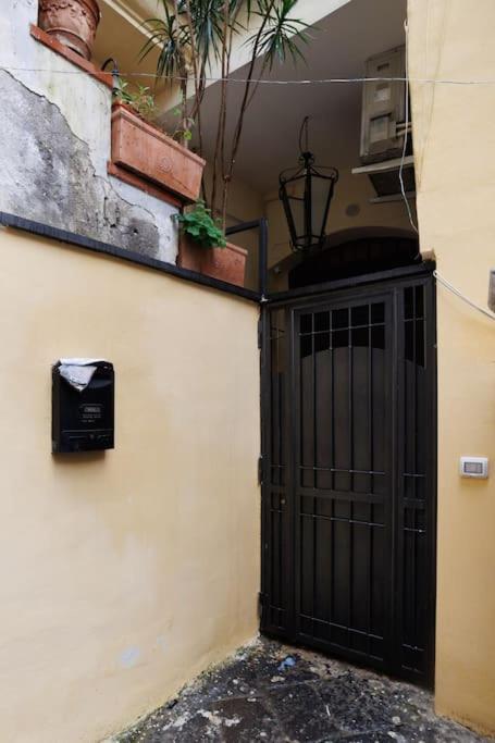The San Gregorio Armeno Apartment By HouseinNeapol Exteriér fotografie